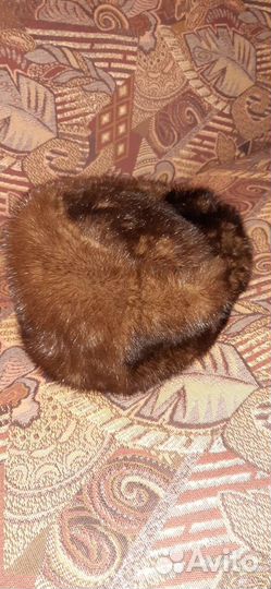 Женские меховые шапки