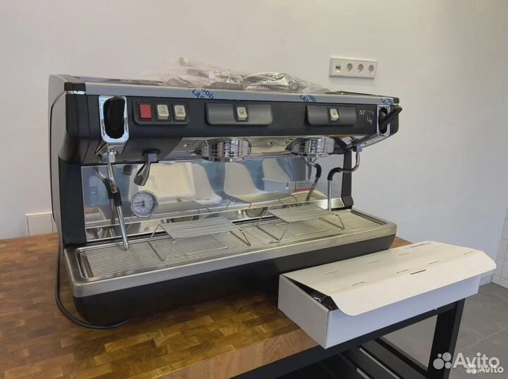 Кофемашина Nuova Simonelli Appia Life 2 GrS