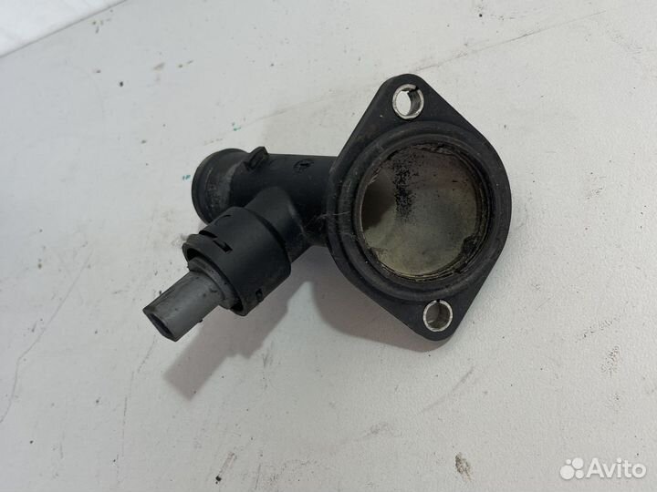 Корпус термостата volkswagen 03G121121D