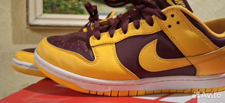 Nike Dunk low University Gold