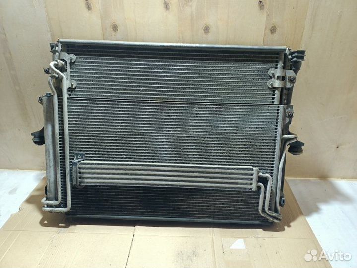 Радиатор охлаждения двигателя Volkswagen Touareg
