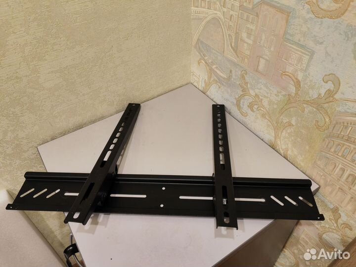 Кронштейн для телевизора на стену