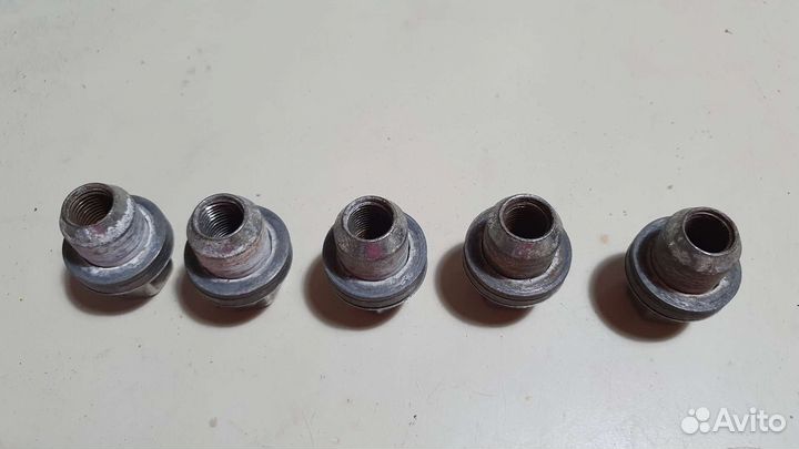 Гайка колеса Toyota Land Cruiser Prado 150