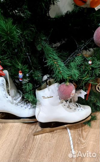 Коньки женские, 38 размер