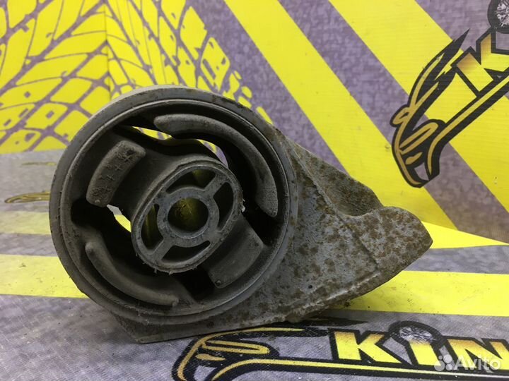 Опора двигателя передняя Шевроле Эпика X20D1 МКПП