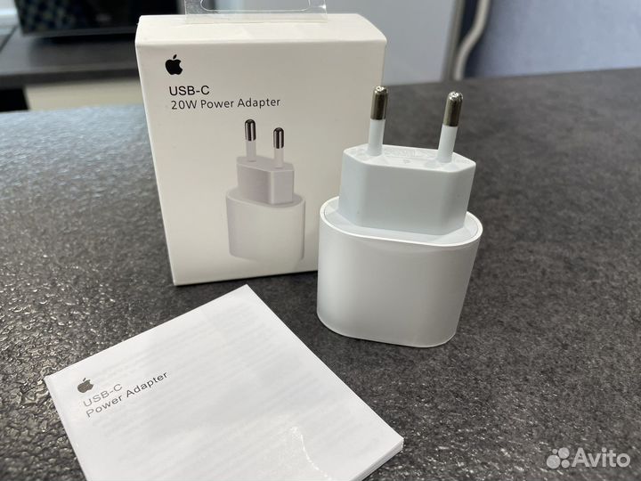 Зарядка для iPhone адаптер блок питания USB-C 20W
