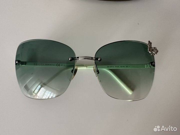 Солнцезащитные очки Gucci Flora