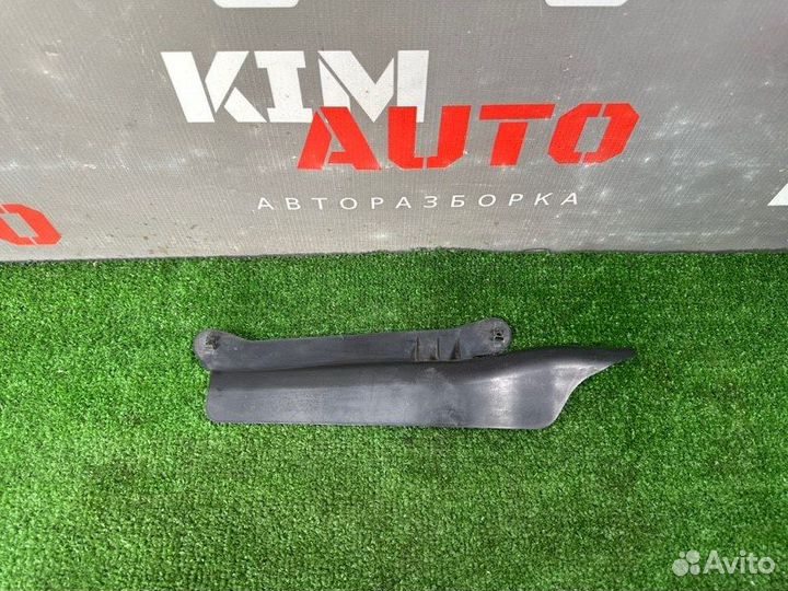 Кожух замка двери левый Kia Rio 3 Ub 11-17 1.4