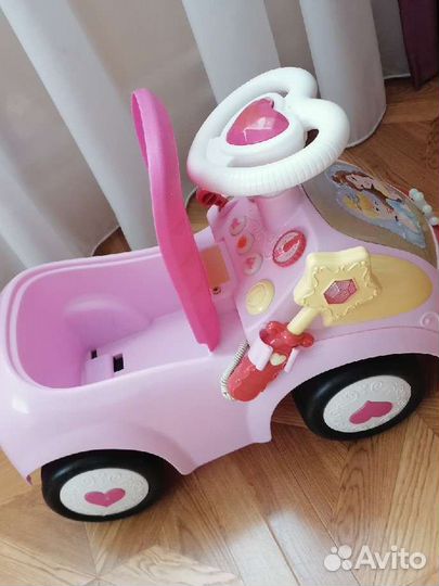 Машинка-каталка Kiddieland