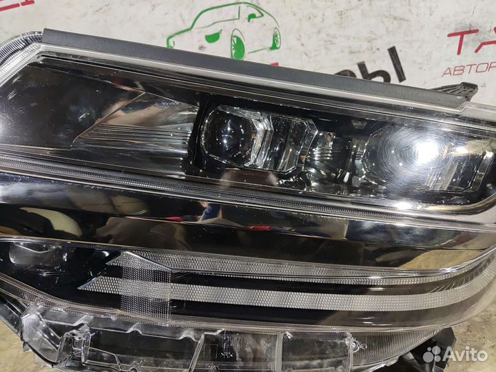 Фара левая Toyota Alphard (2017-2022)