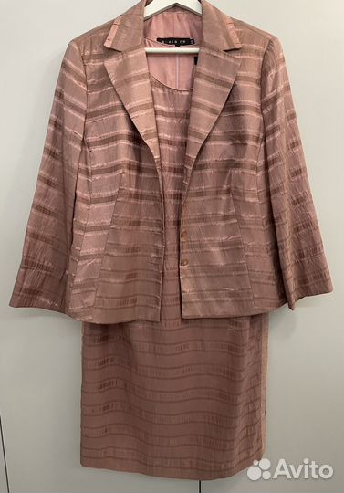 Пиджак с платьем розовый 44-46 размер