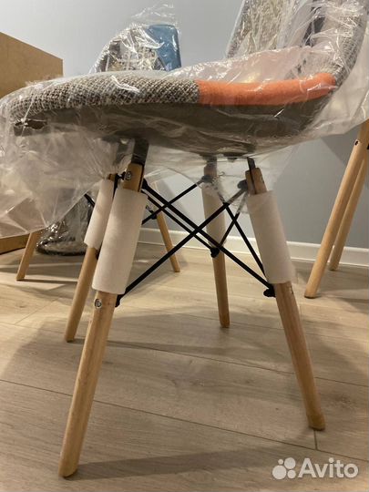 Стулья кухонные 2 шт новые