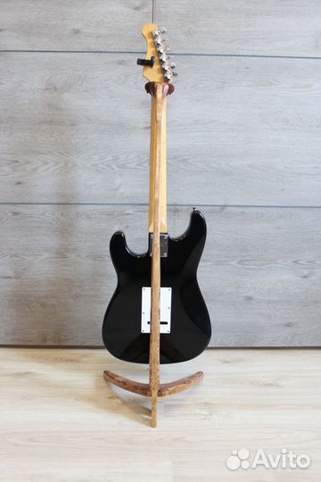 Стойка для гитары