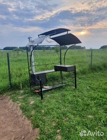 Мангал с крышей