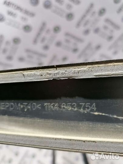 Молдинг двери Фольксваген Гольф 5