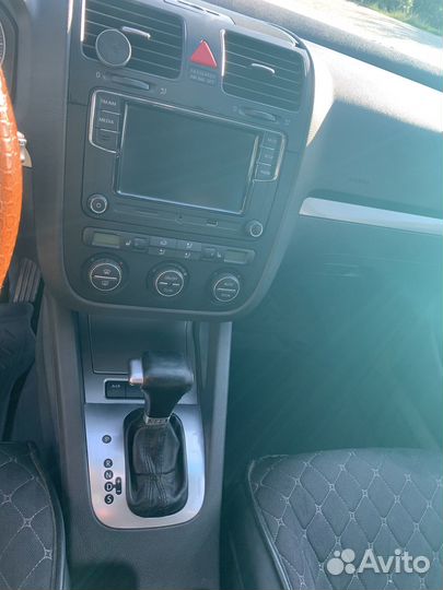 Volkswagen Golf, 2004
