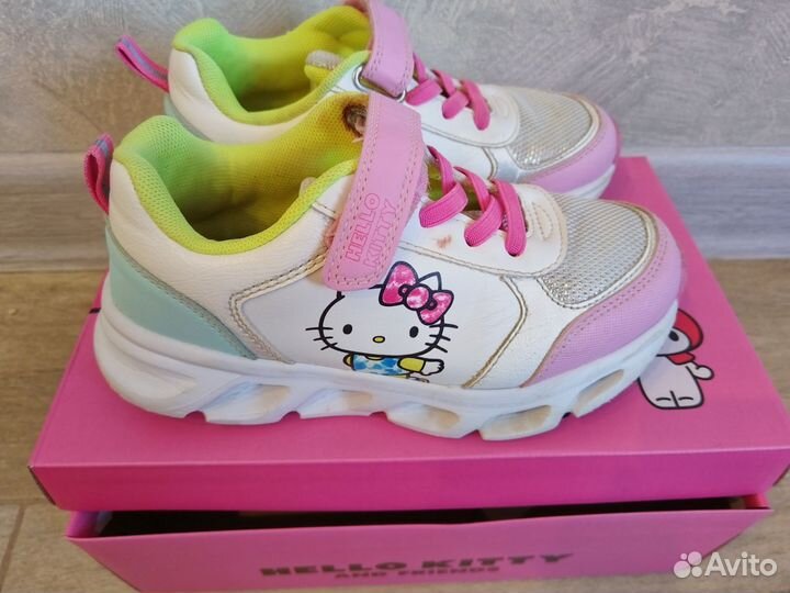 Кроссовки детские