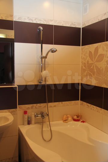 2-к. квартира, 73 м², 5/5 эт.