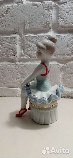 Фарфоровые статуэтки