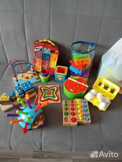 Развивающие игрушки пакетом