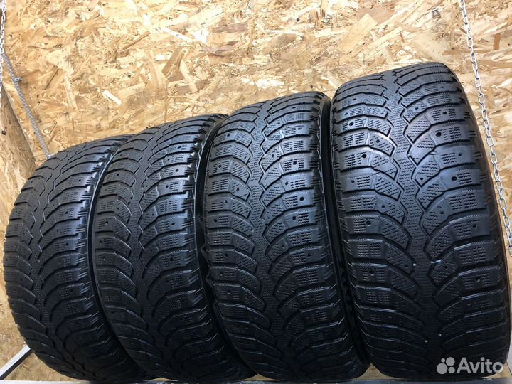 Bridgestone Blizzak Spike-01 225/55 R16