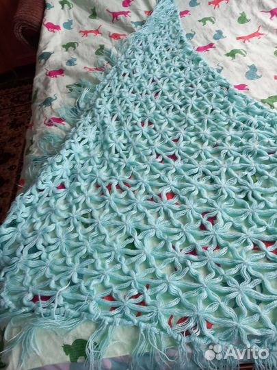 Шаль,теплая,красивая