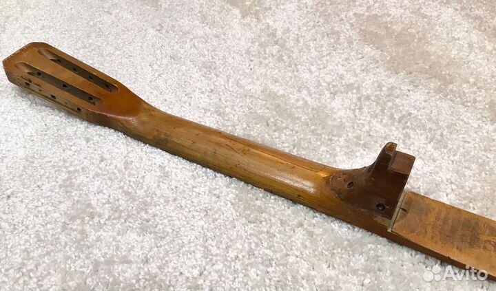 Гриф семиструнной гитары