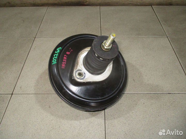 Усилитель тормозов VW Passat (B5)