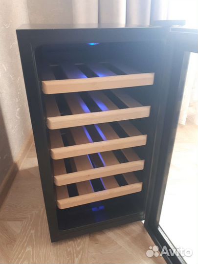 Холодильник минибар