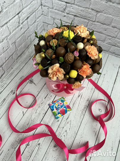 Сладкие букеты из конфет