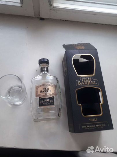 Бутылка коллекц.с бокалом и подарочной коробкой