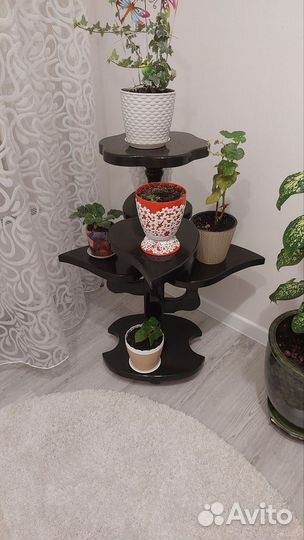Полка для цветов напольная на колесиках