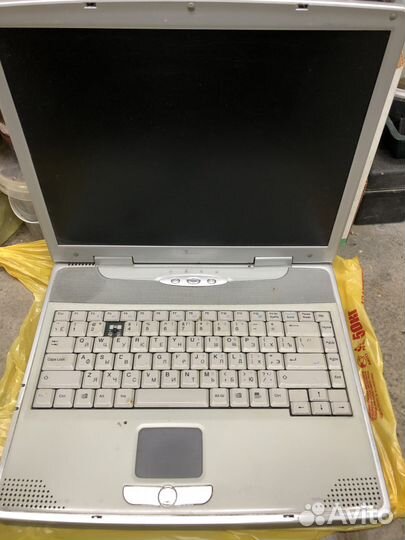 Старинный ноутбук