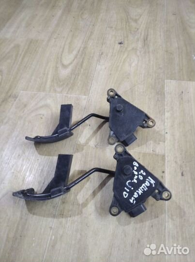 Педаль газа Nissan Qashqai J10