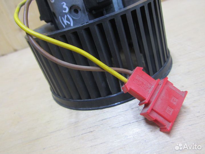 Моторчик отопителя печки Volkswagen Golf 3