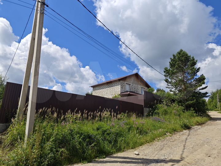 Дом 220 м² на участке 14,5 сот.