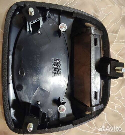 Ручка двери багажника с эмблемой Kia Picanto