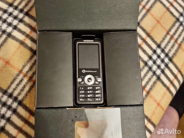 Телефон Hisense D816