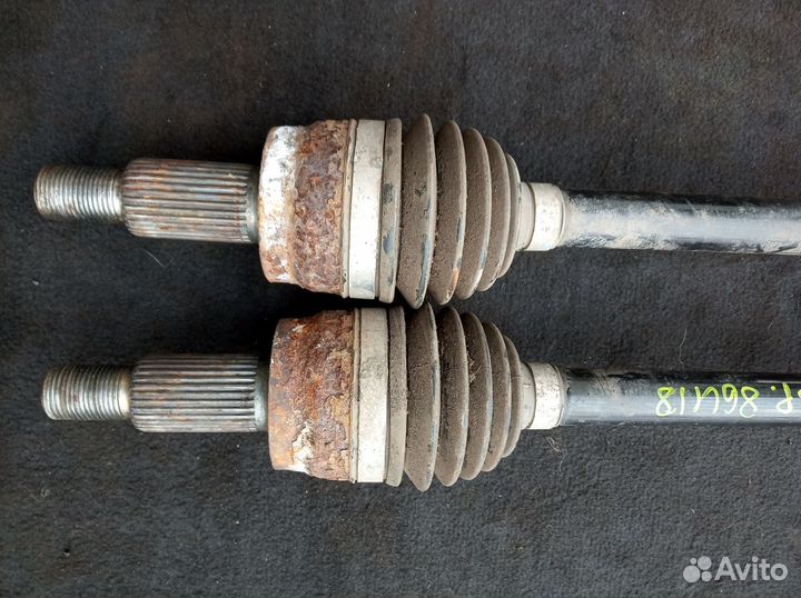 Привод задний левый/правый Discovery Sport L550