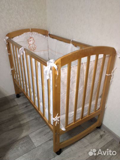Детская кроватка