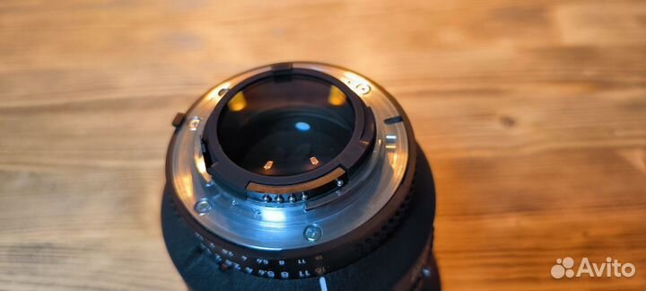 Объектив Nikon 85mm f/1.4D