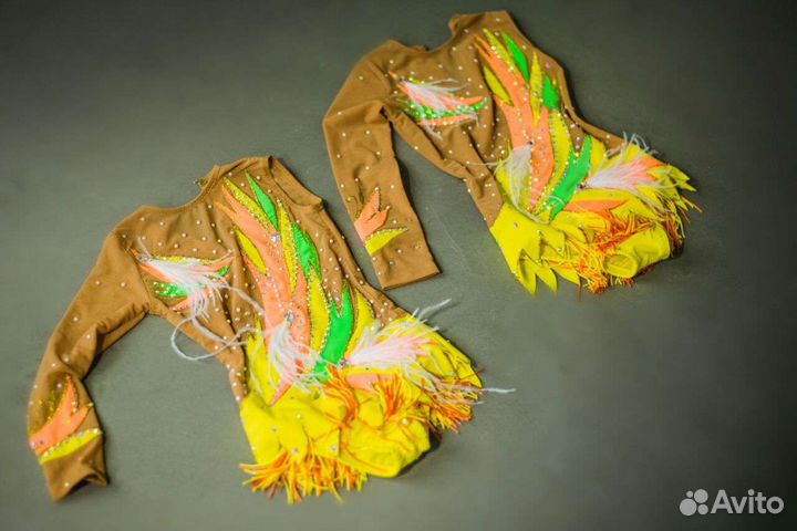 Групповой купальник для художественной гимнастики