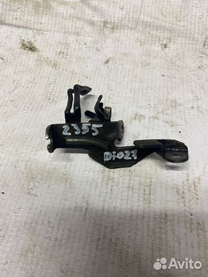 Крепление тросика маслонасоса Honda Dio AF-18 / 27