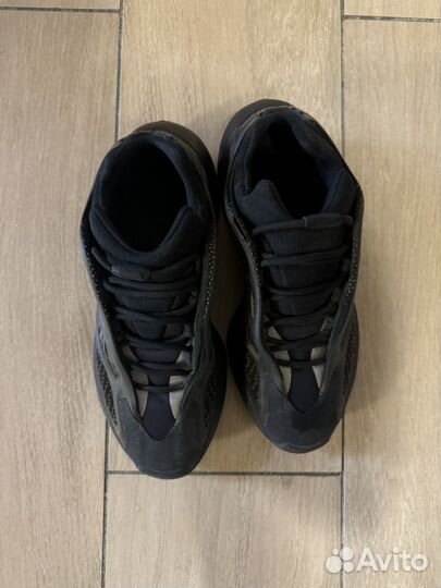 Adidas Yeezy 700 V3 Clay Brown