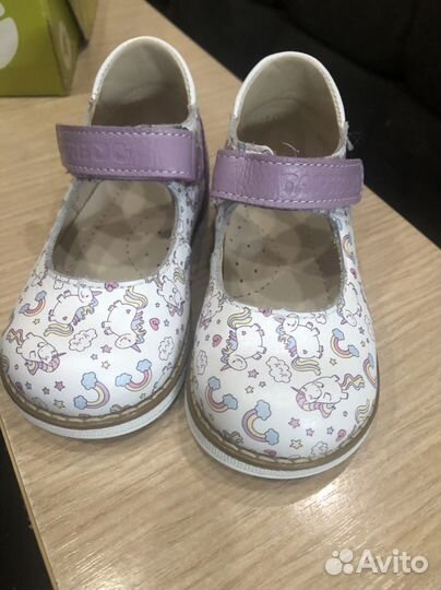 Туфли для девочки новые