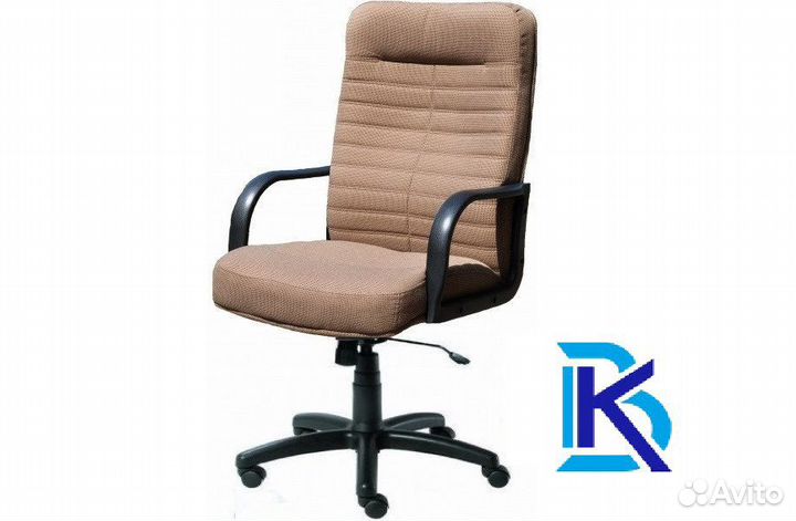 Офисное кресло 