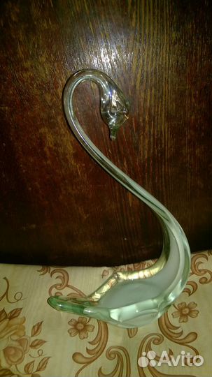 Лебедь стекло