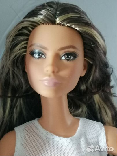 Кукла барби barbie looks Лина