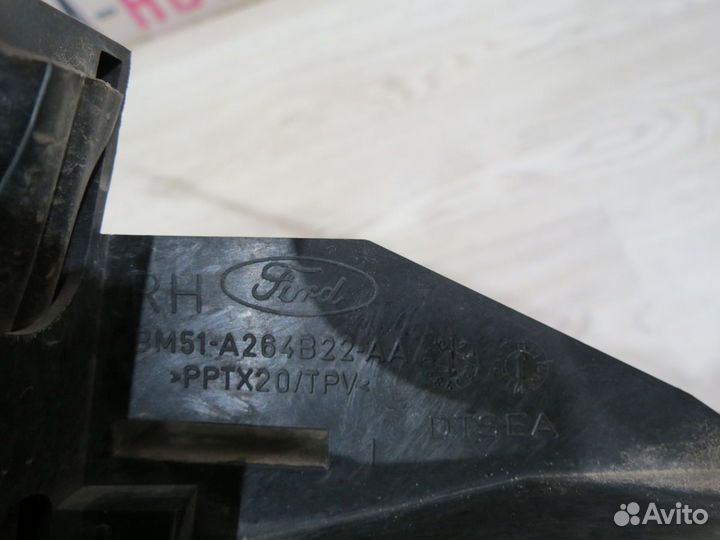 Замок двери задний правый Ford Focus 3