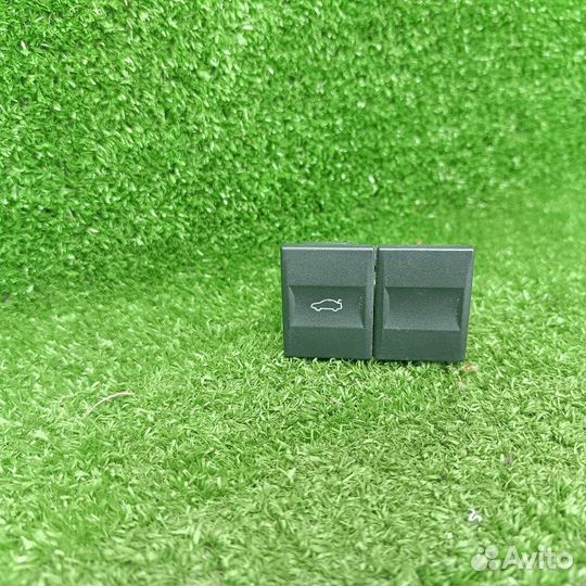 Кнопка открытия багажника Ford Mondeo 3 рест. 2004